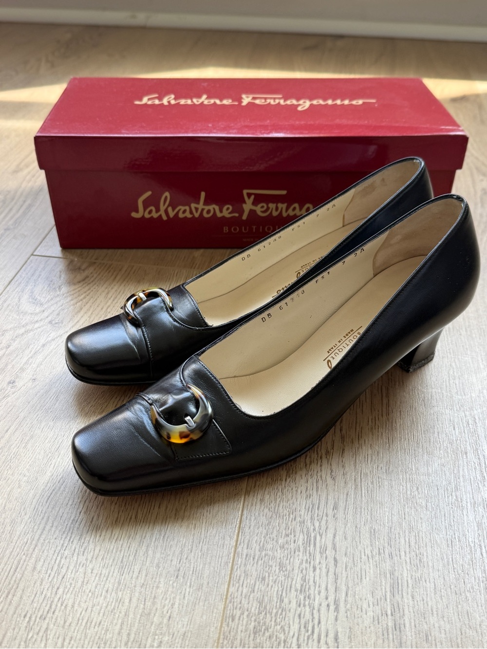 Salvatore Ferragamo Black Leather Mid Heel Pumps with Tortoiseshell Accent 7AA